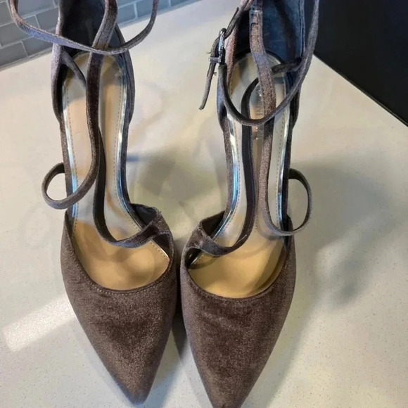 Gianni Bini Brown Heels Size 10 - Picture 9 of 14